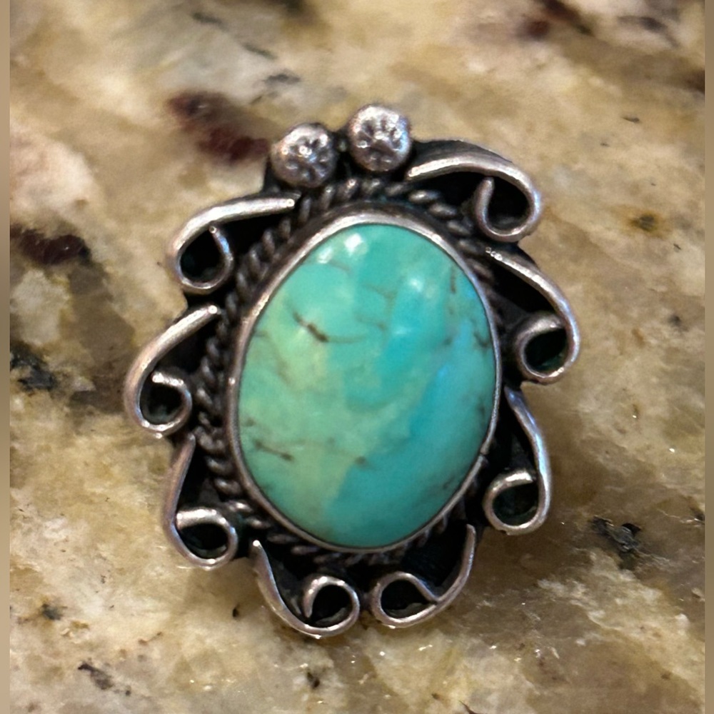 Vintage Navajo Turquoise ring sterling silver small size oval shape size 7